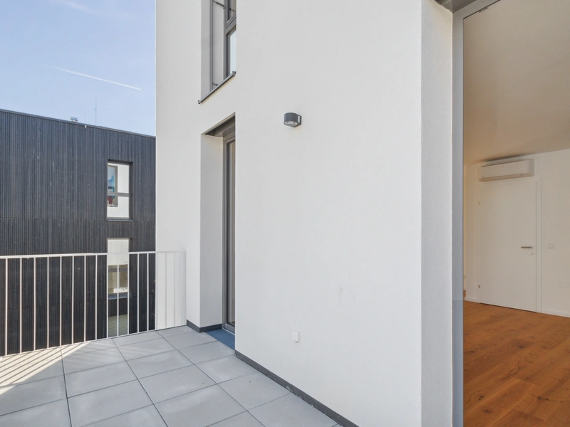 Vorsorgewohnung! - 6 Zimmer mit Freifläche!
