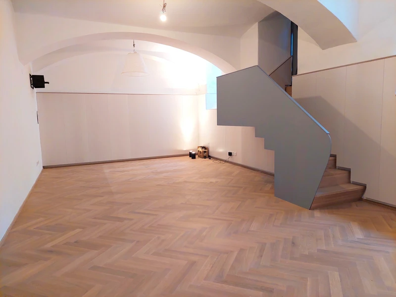 Modernisiertes Atelier im historischen Altbau in bester Stadtlage