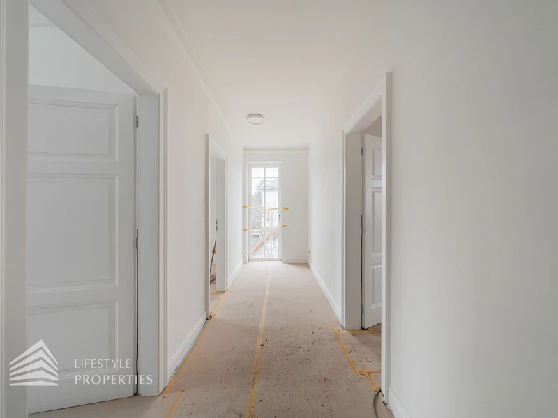 Exklusive, top-sanierte Stilaltbau-Villa mit Fernblick in Bestlage von Gersthof