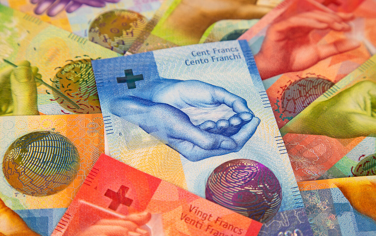banknote schweizer franken mit schriftzug kredit