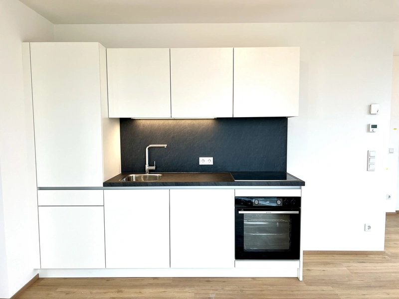 Erstbezug ab 01. Juni ++ 1 Zimmer Wohnung mit Einbauküche im 16.OG!