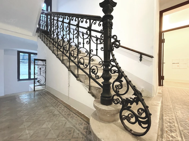 Klassischer Wiener Altbau mit Charakter – Stilvolles Wohnen im 9. Bezirk