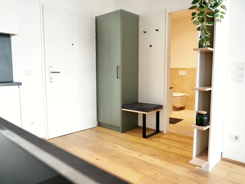 Top-2-Zimmer-Wohnung im High Five Tower – Mit Loggia, Einbauküche und hervorragender Verkehrsanbindung!