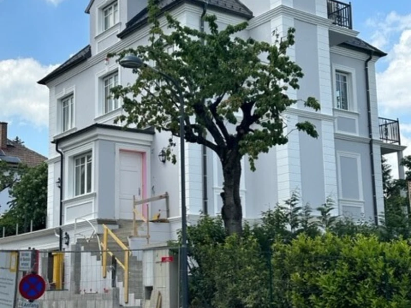 Exklusive, top-sanierte Stilaltbau-Villa mit Fernblick in Bestlage von Gersthof