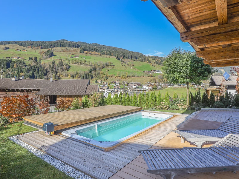 Luxus-Gartenwohnung mit Pool in absoluter Toplage