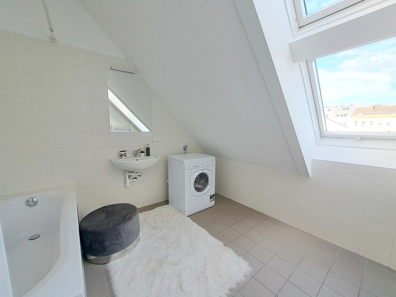 Modernes Wohnen in bester Lage: 2-Zimmer Wohnung mit Loggia