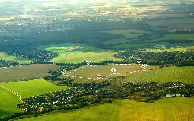 eingekreistes Wiesen Grundstück 