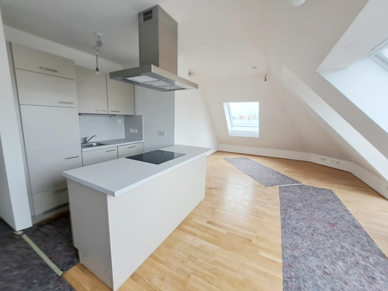 Exklusiv sanierte 2-Zimmer-Wohnung mit modernem Komfort