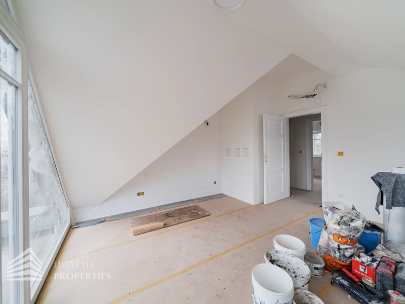 Exklusive, top-sanierte Stilaltbau-Villa mit Fernblick in Bestlage von Gersthof