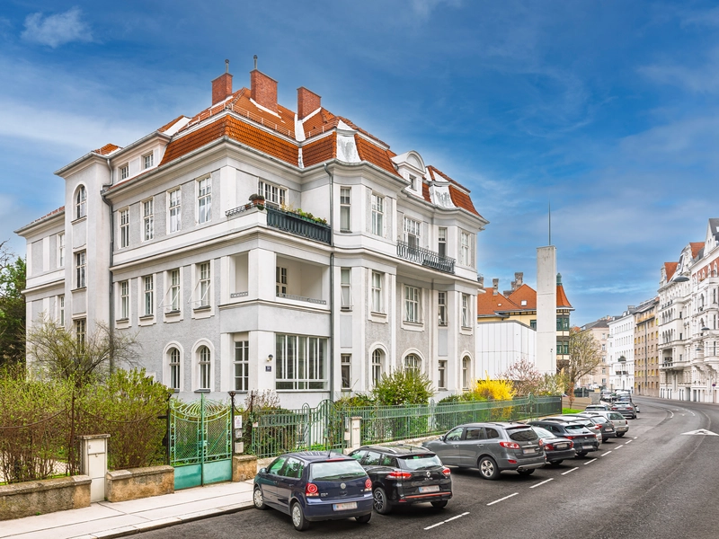 Altbau-Residenz I Böcklinstraße I Wohnsalon/Klavier/Konzertzimmer I historische Veranda & Bleiglasfenster I Lift