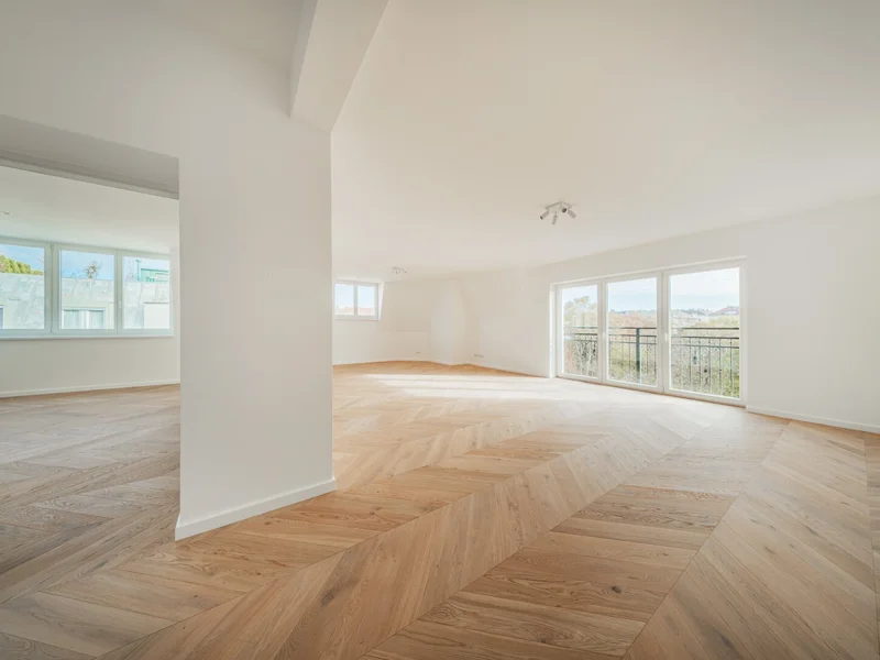 Wunderschöne 5-Zimmer-Dachgeschosswohnung – Erstbezug mit großer Dachterrasse!