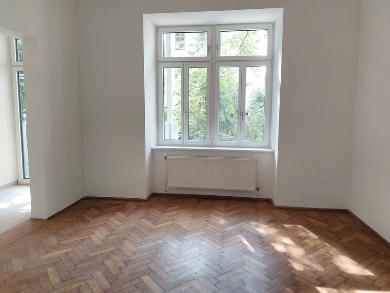 Neu sanierte Innenstadtwohnung mit Balkon – Altbauflair trifft modernen Wohnkomfort