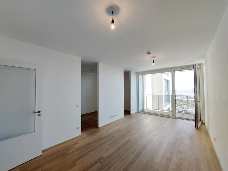2-Zimmer-Wohnung mit Balkon im 16. OG mit sensationellem Weitblick!