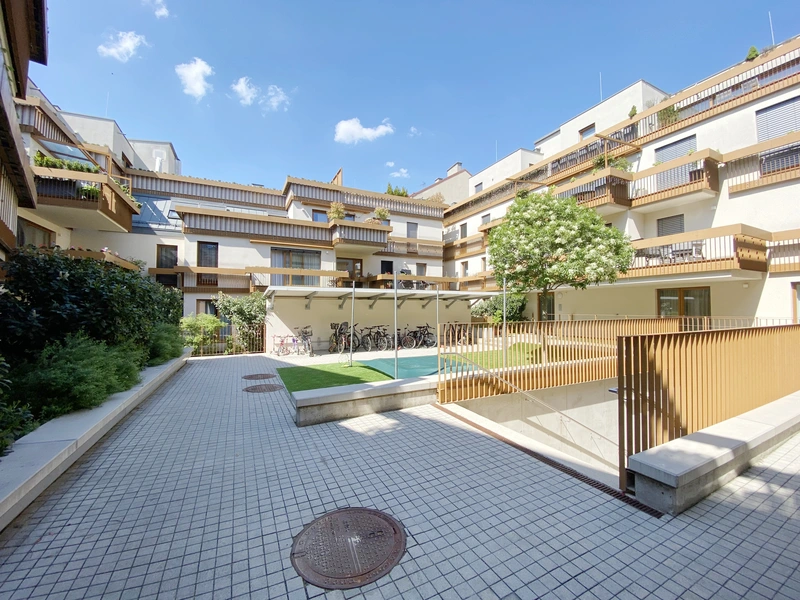 Traumhafte 2-Zimmer-Wohnung mit Terrasse nahe Schönbrunn!
