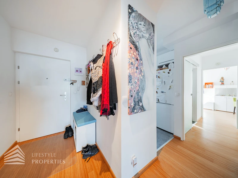 Elegante 3-Zimmer Dachgeschosswohnung mit Terrasse
