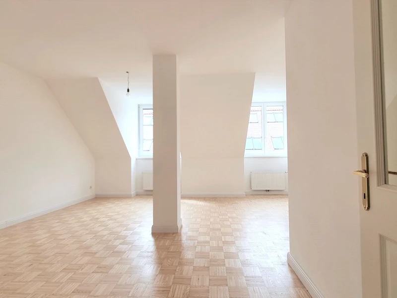 Stilvoller Altbau-Chic mit Eigengarten: Wohnung mit Liebe zum Detail - jetzt ZUCKERL und GOODIE sichern!