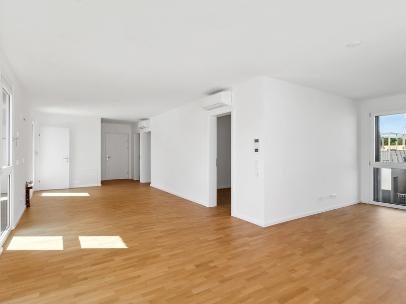 Vorsorgewohnung! - 6 Zimmer mit Freifläche!