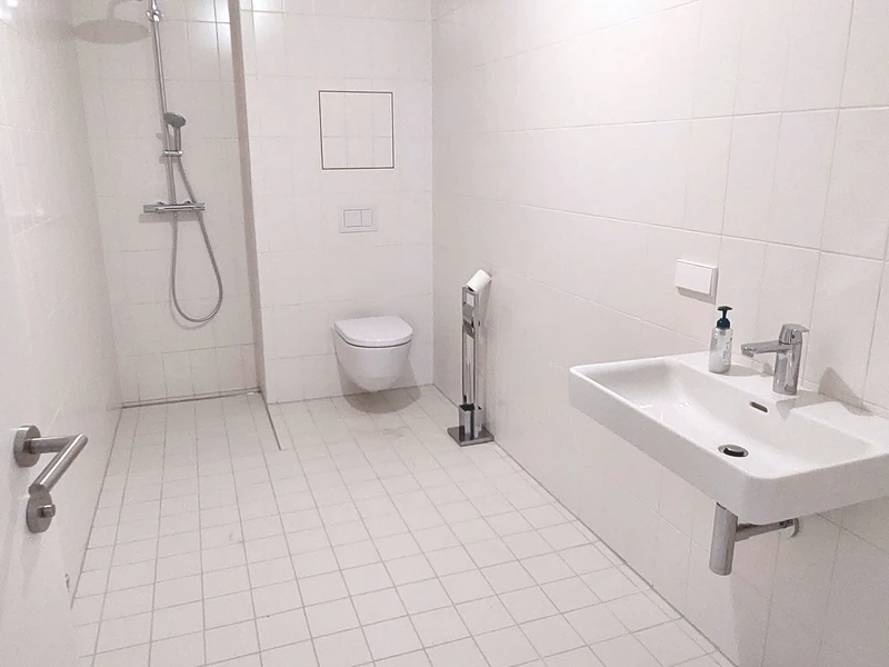 Vorsorgewohnung! - 6 Zimmer mit Freifläche!