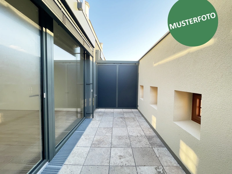 Moderne Dachgeschoss-Maisonette mit Charme und Aussicht