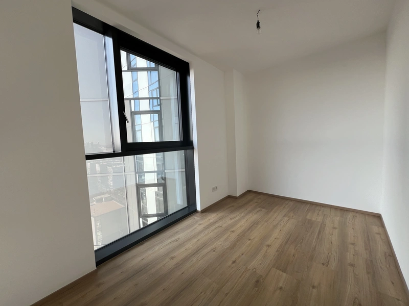 Ihr Traumzuhause im High Five! Wohnung mit 3 getrennten Räumen und Einbauküche sowie Loggia ab 01. Juni!
