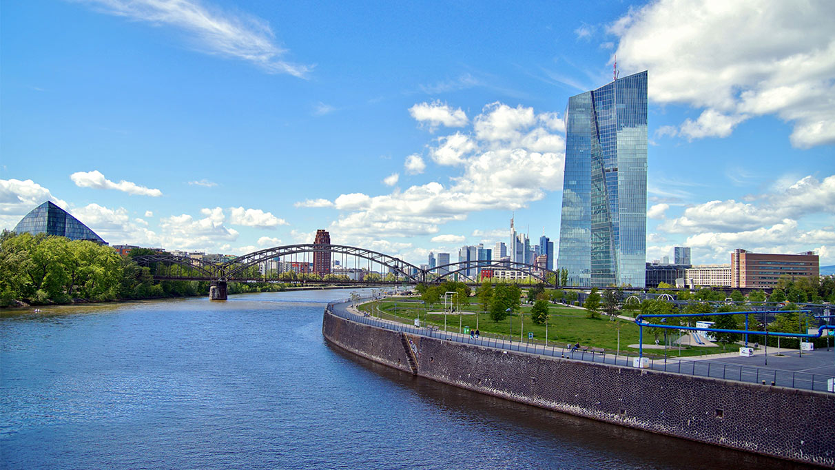 hochhaus ezb am fluss
