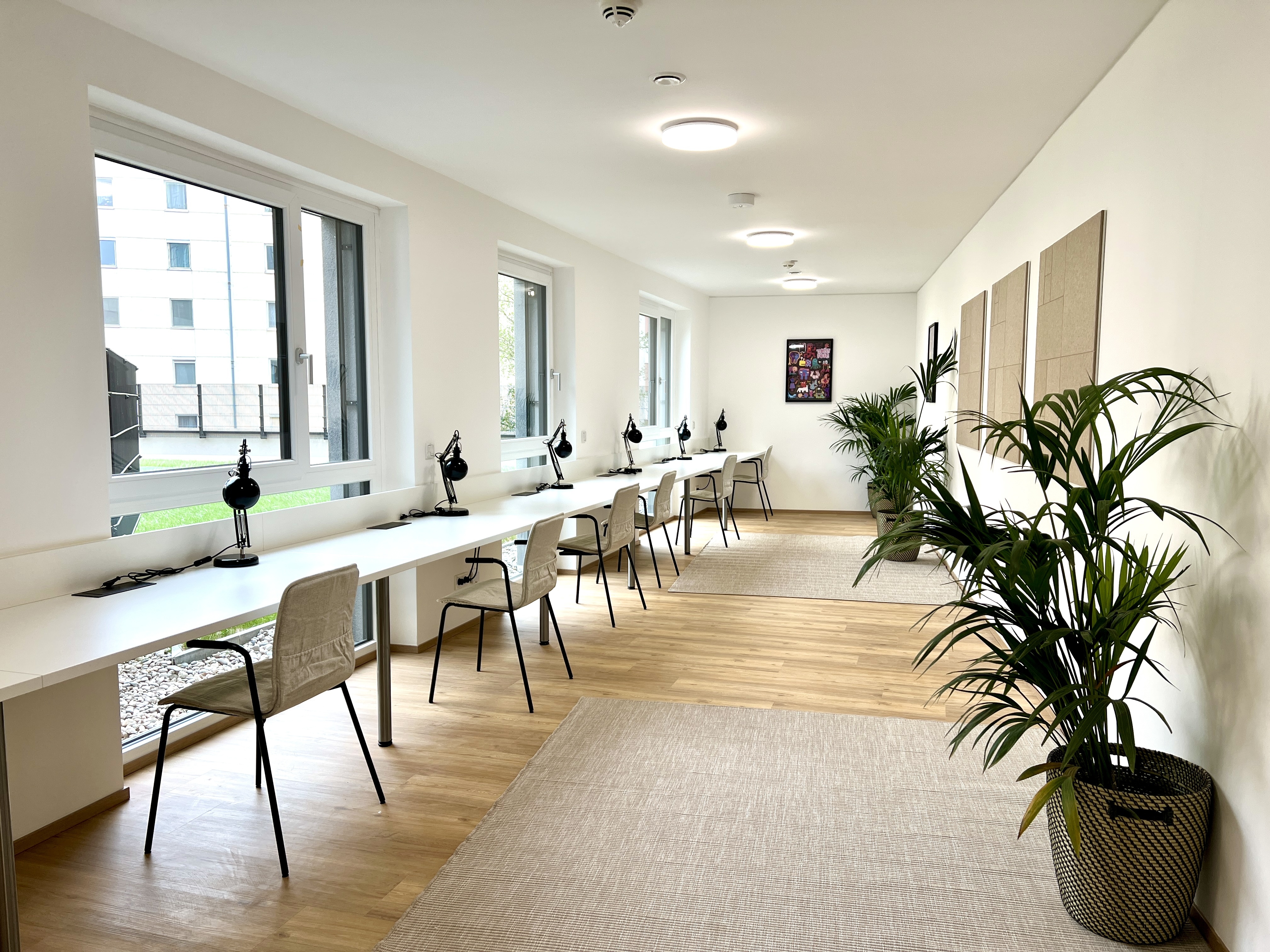 Moderne 2-Zimmer-Wohnung mit Einbauküche im 19.OG und Co-Working-Raum – Perfekt für junge Paare!